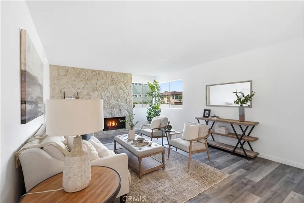 24420 Alliene Lomita, CA 90717
