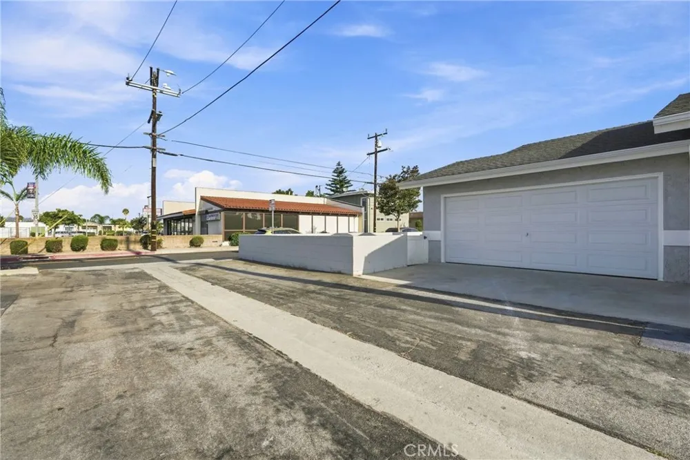 24420 Alliene Lomita, CA 90717