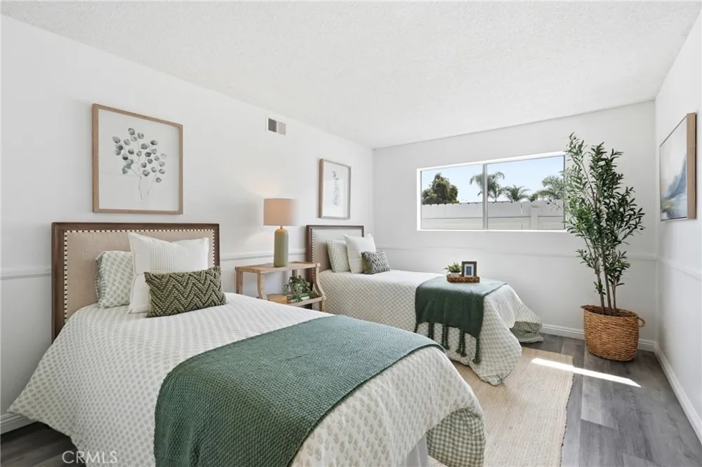 24420 Alliene Lomita, CA 90717