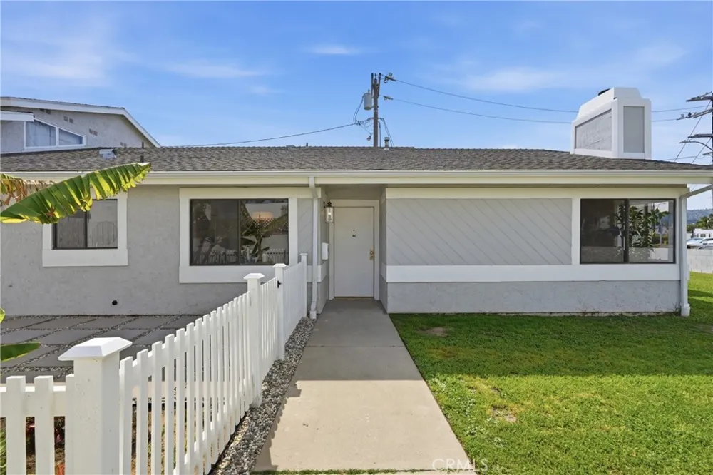24420 Alliene Lomita, CA 90717