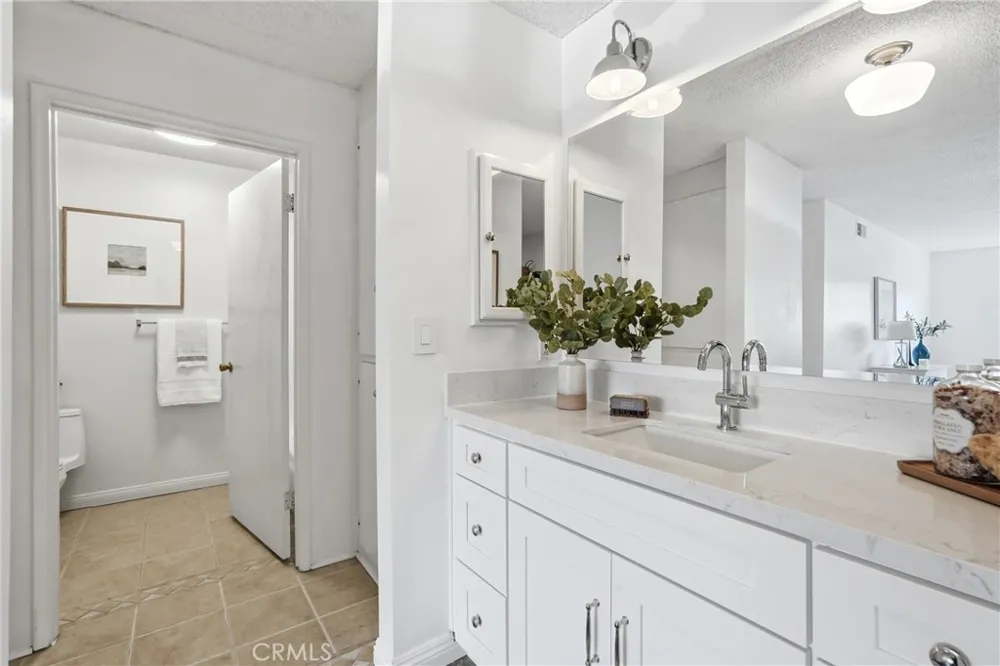 24420 Alliene Lomita, CA 90717