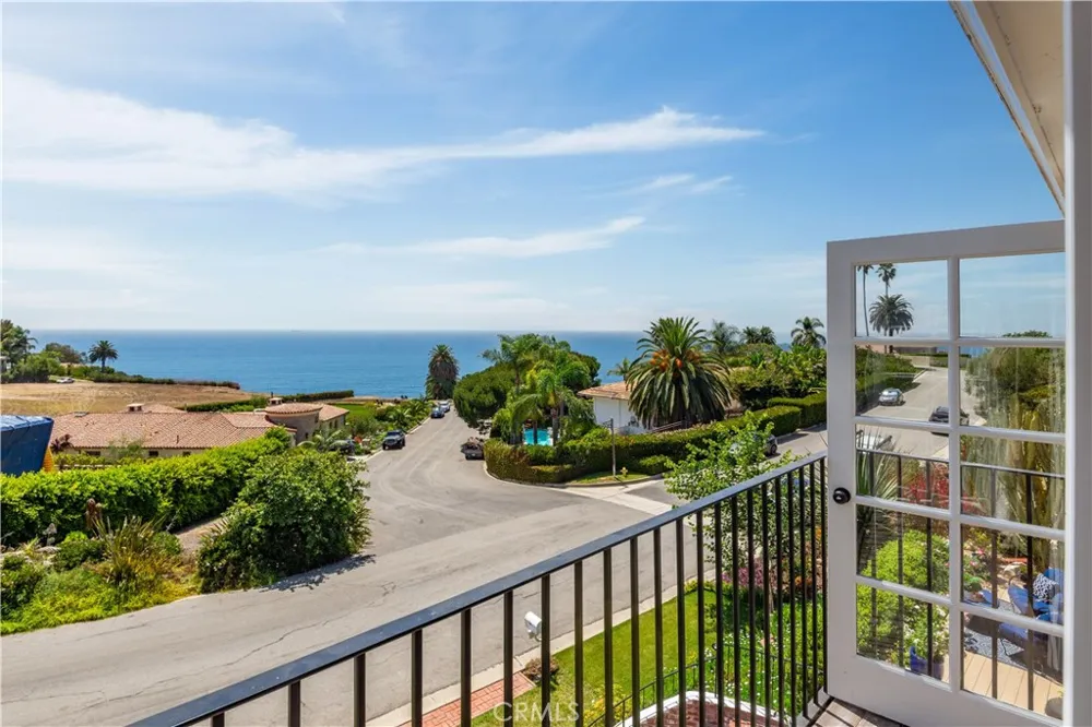 2976 Via Alvarado Palos Verdes Estates, CA 90274