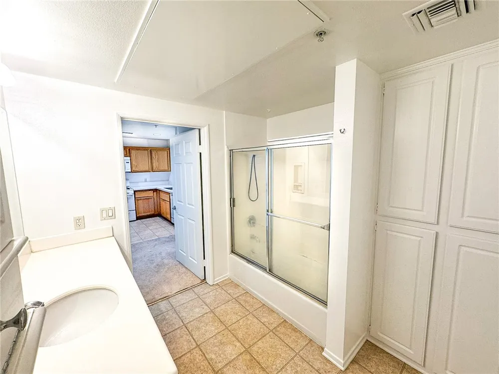 13200 Pacific Promenade #217 Playa Vista, CA 90094
