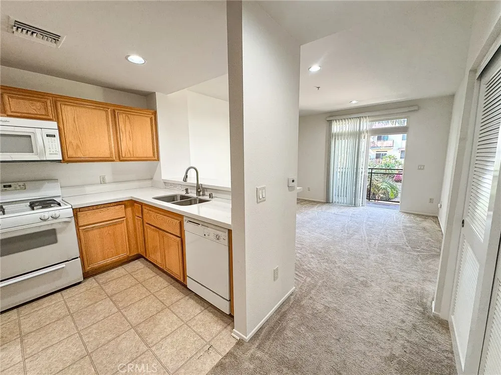 13200 Pacific Promenade #217 Playa Vista, CA 90094