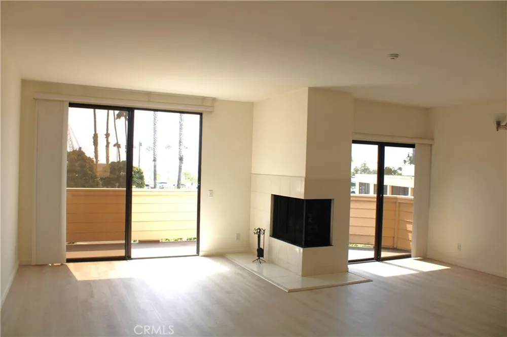 150 The Village #5 Redondo Beach, CA 90277
