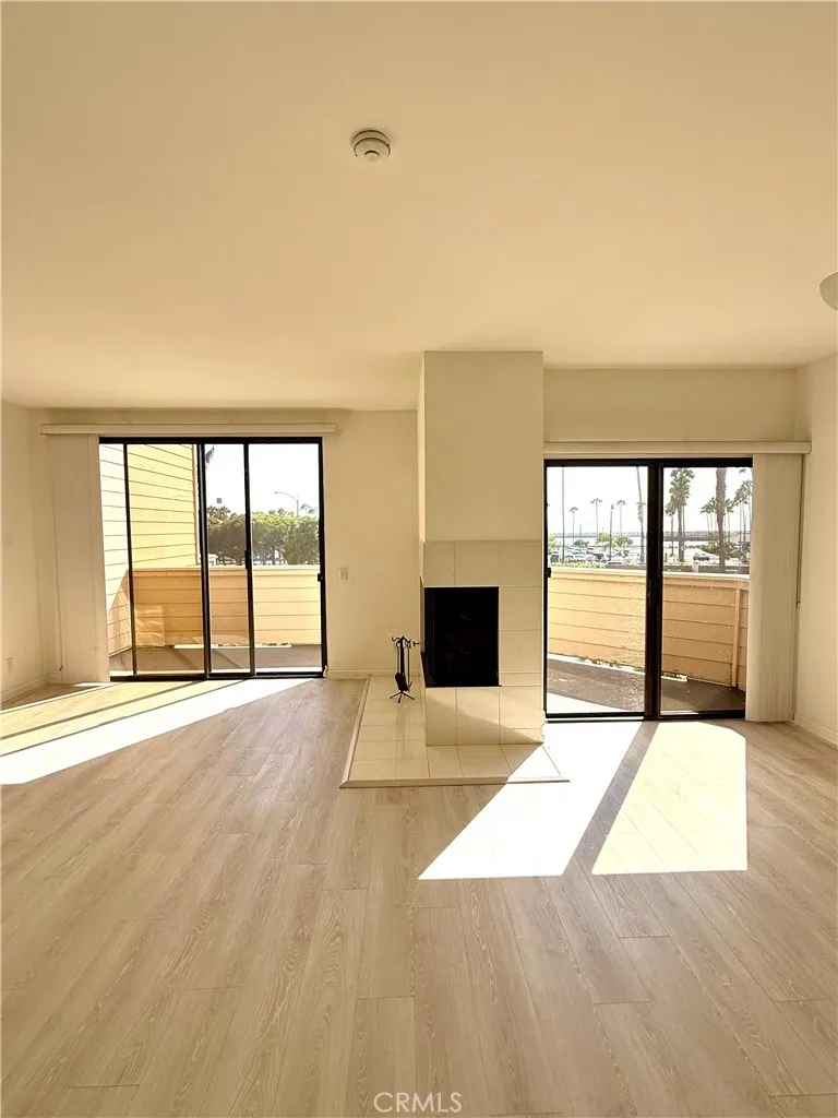 150 The Village #5 Redondo Beach, CA 90277
