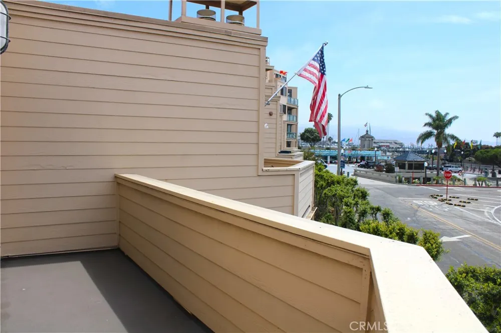 150 The Village #5 Redondo Beach, CA 90277