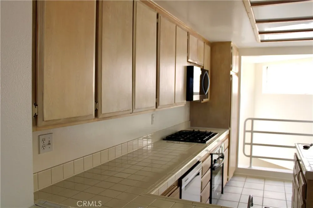 150 The Village #5 Redondo Beach, CA 90277