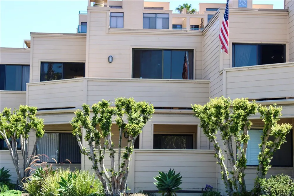 150 The Village #5 Redondo Beach, CA 90277