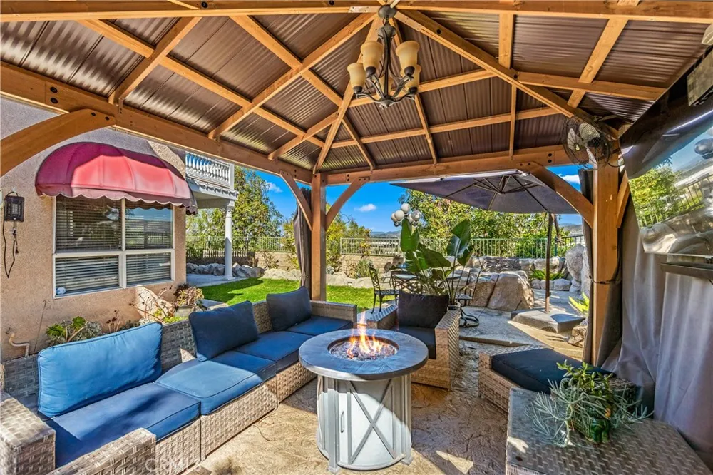 106 S Vista Grande Anaheim Hills, CA 92807