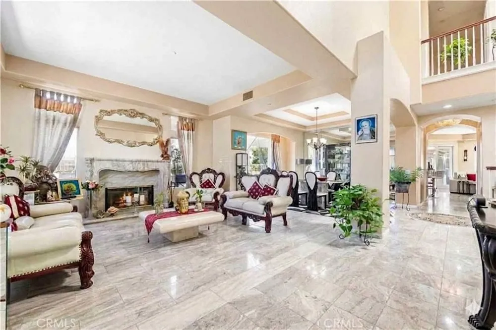 106 S Vista Grande Anaheim Hills, CA 92807