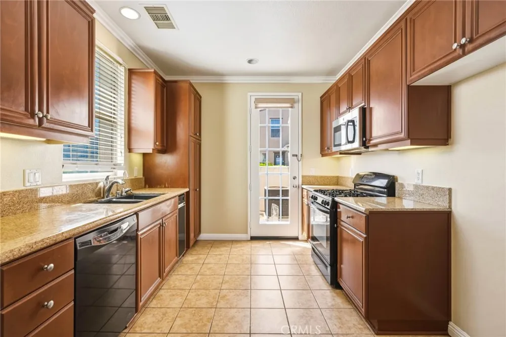 11521 Cararra Lane Northridge, CA 91326
