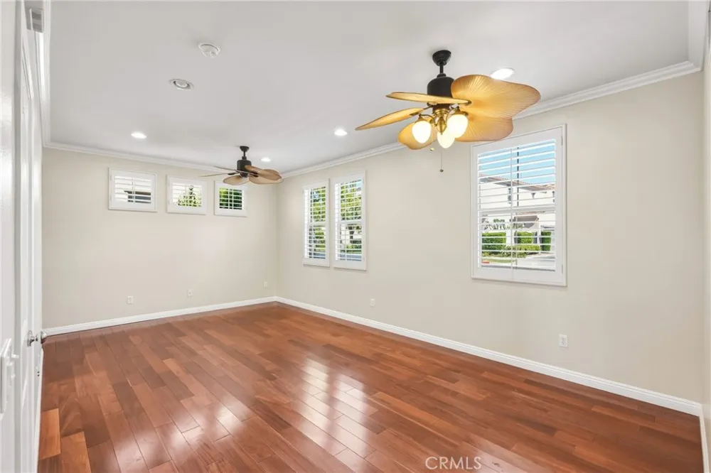 11521 Cararra Lane Northridge, CA 91326