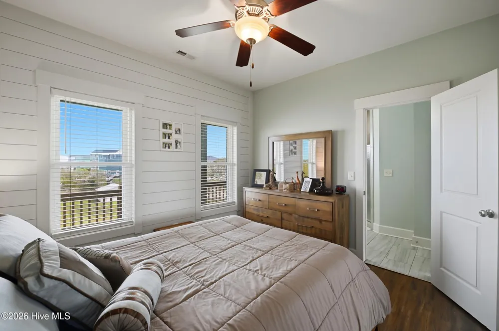 9021 W 9th Street Surf City, NC 28445