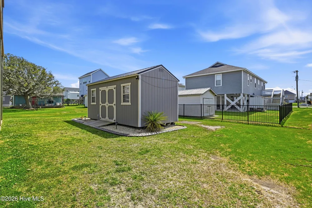 9021 W 9th Street Surf City, NC 28445