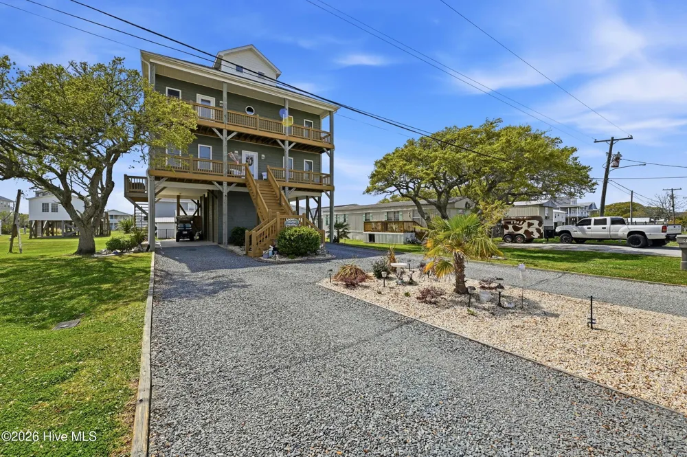 9021 W 9th Street Surf City, NC 28445