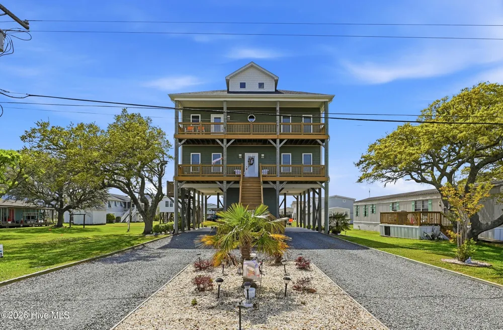 9021 W 9th Street Surf City, NC 28445
