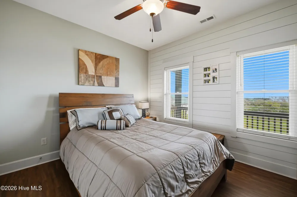 9021 W 9th Street Surf City, NC 28445