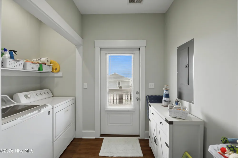 9021 W 9th Street Surf City, NC 28445