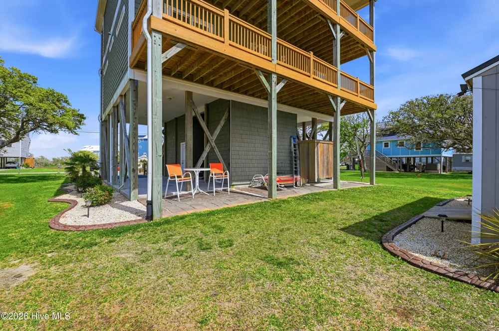 9021 W 9th Street Surf City, NC 28445