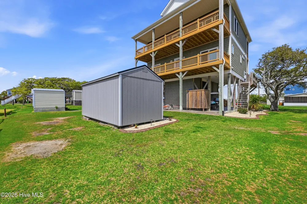 9021 W 9th Street Surf City, NC 28445