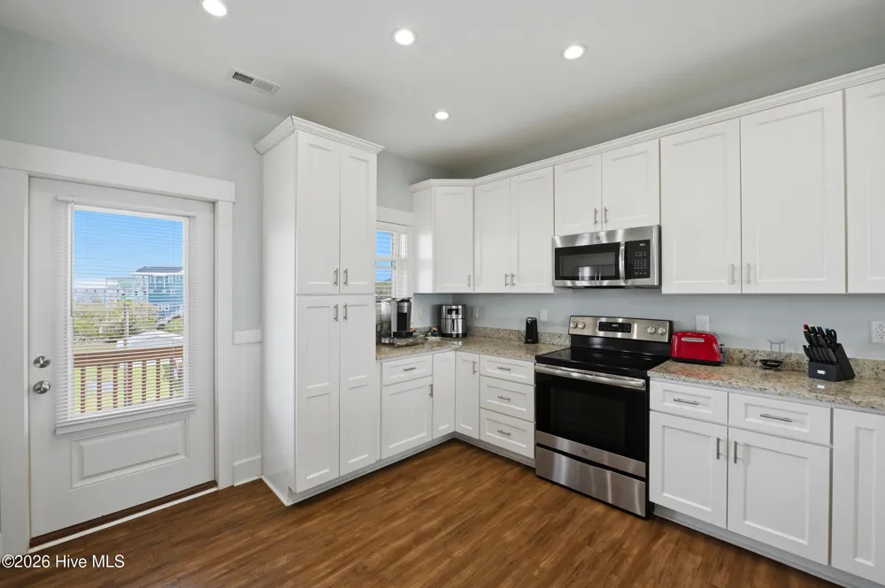 9021 W 9th Street Surf City, NC 28445