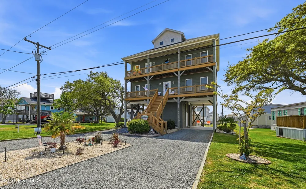 9021 W 9th Street Surf City, NC 28445
