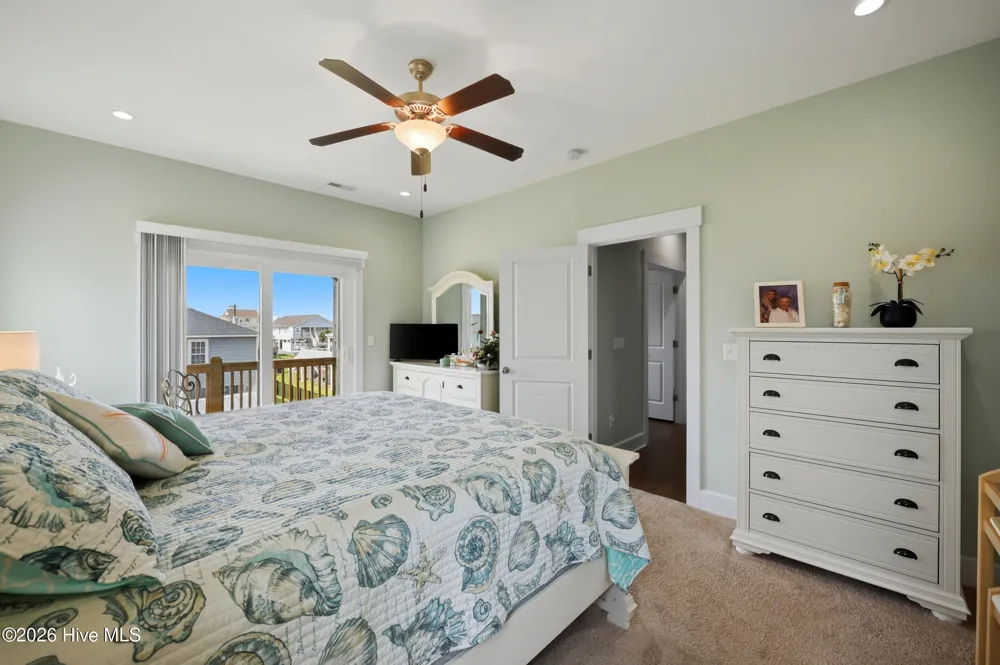 9021 W 9th Street Surf City, NC 28445