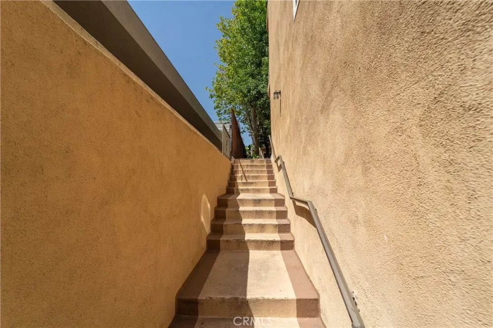 551 W Stocker Street #3 Glendale, CA 91202