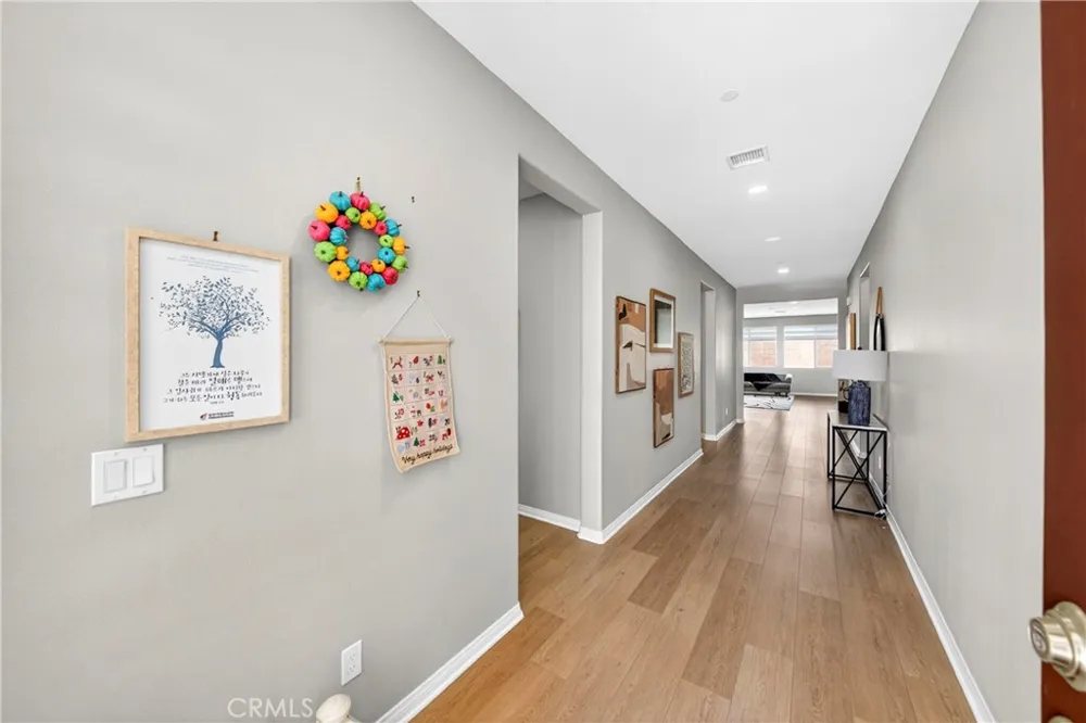 9521 Venetian Jurupa Valley, CA 92509