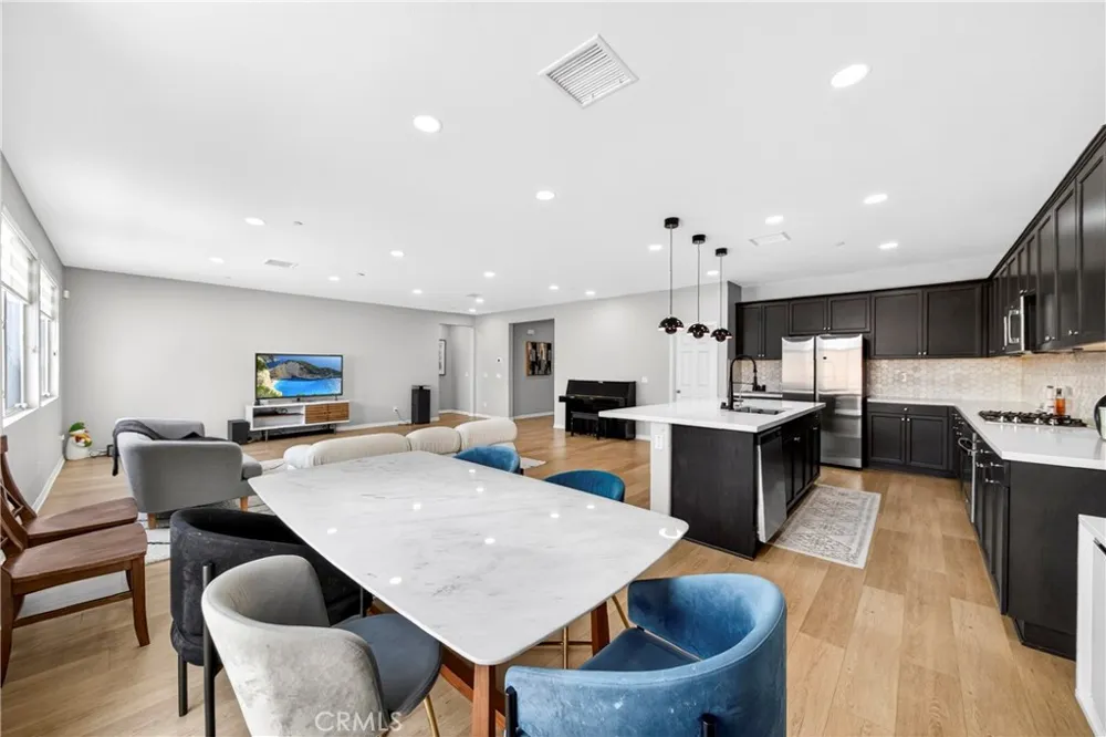 9521 Venetian Jurupa Valley, CA 92509