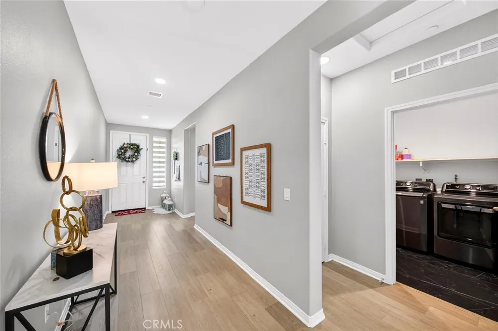 9521 Venetian Jurupa Valley, CA 92509