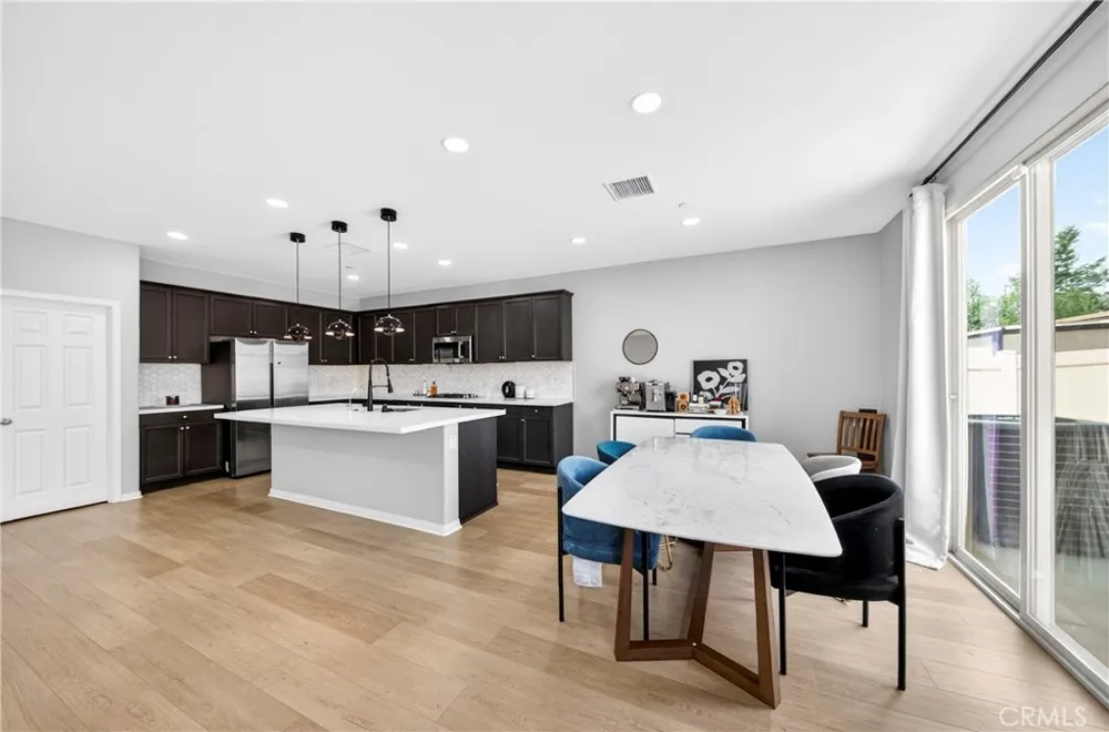 9521 Venetian Jurupa Valley, CA 92509
