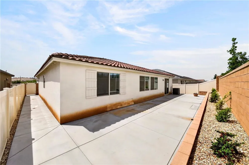 9521 Venetian Jurupa Valley, CA 92509