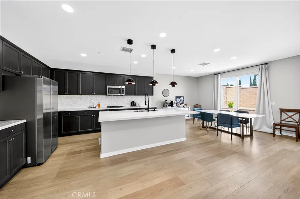 9521 Venetian Jurupa Valley, CA 92509