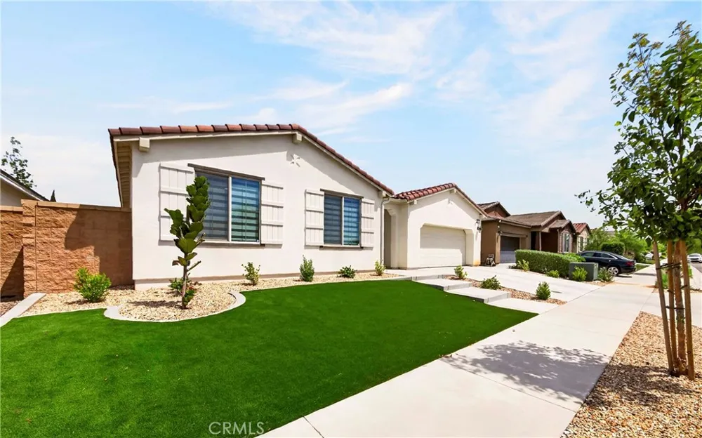 9521 Venetian Jurupa Valley, CA 92509