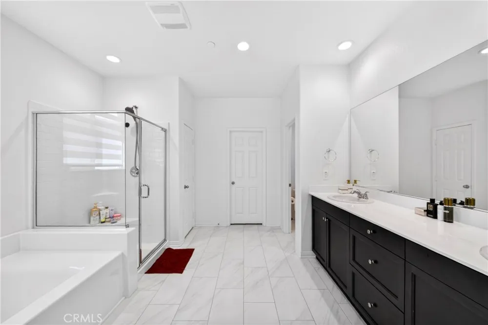 9521 Venetian Jurupa Valley, CA 92509