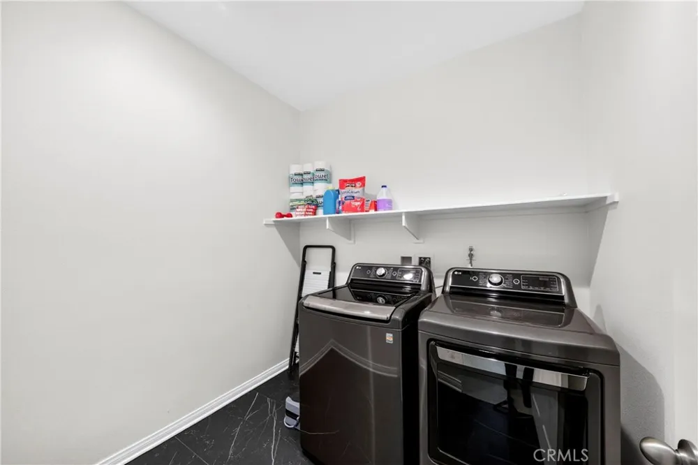 9521 Venetian Jurupa Valley, CA 92509