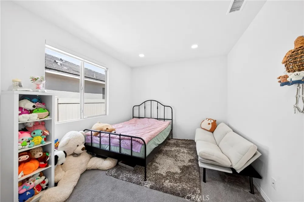 9521 Venetian Jurupa Valley, CA 92509