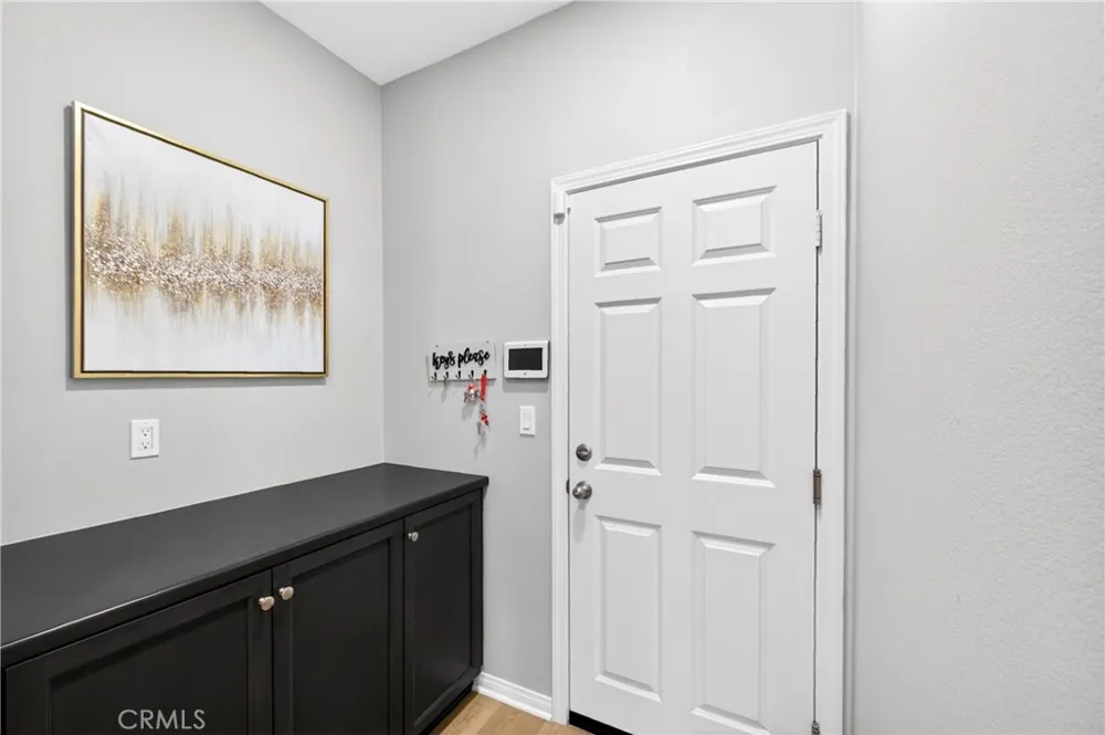 9521 Venetian Jurupa Valley, CA 92509