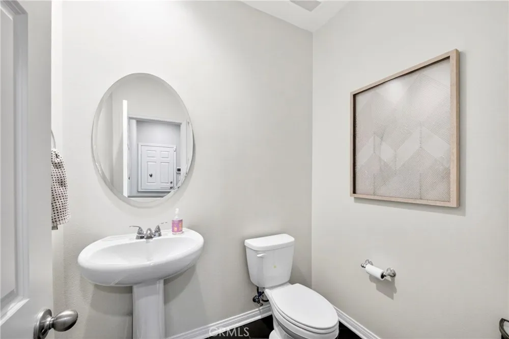 9521 Venetian Jurupa Valley, CA 92509