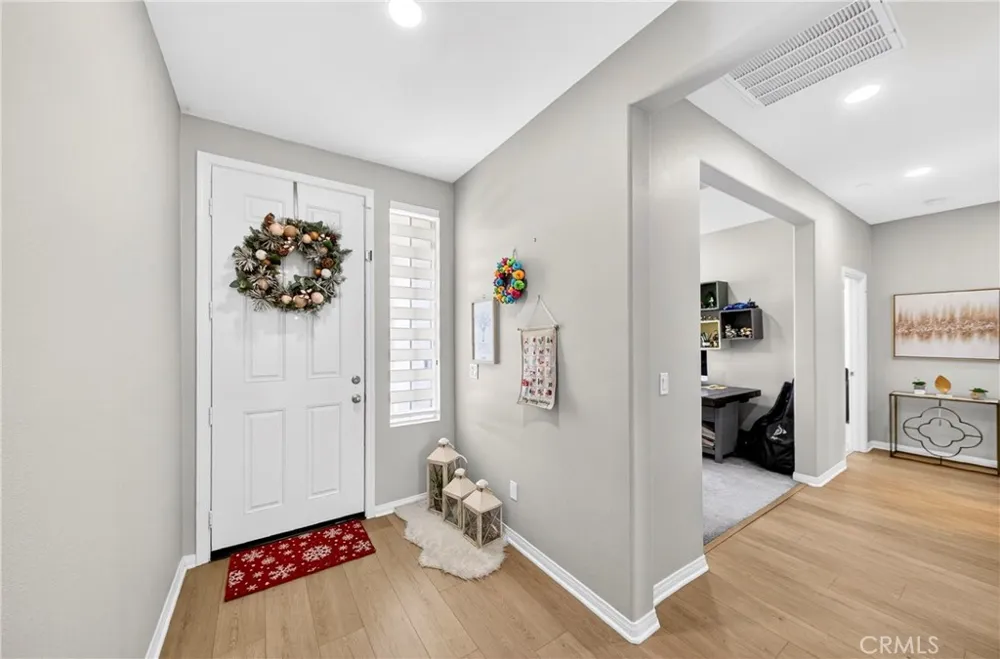 9521 Venetian Jurupa Valley, CA 92509