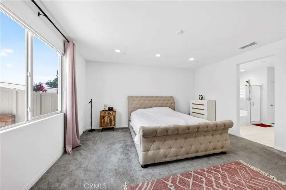 9521 Venetian Jurupa Valley, CA 92509