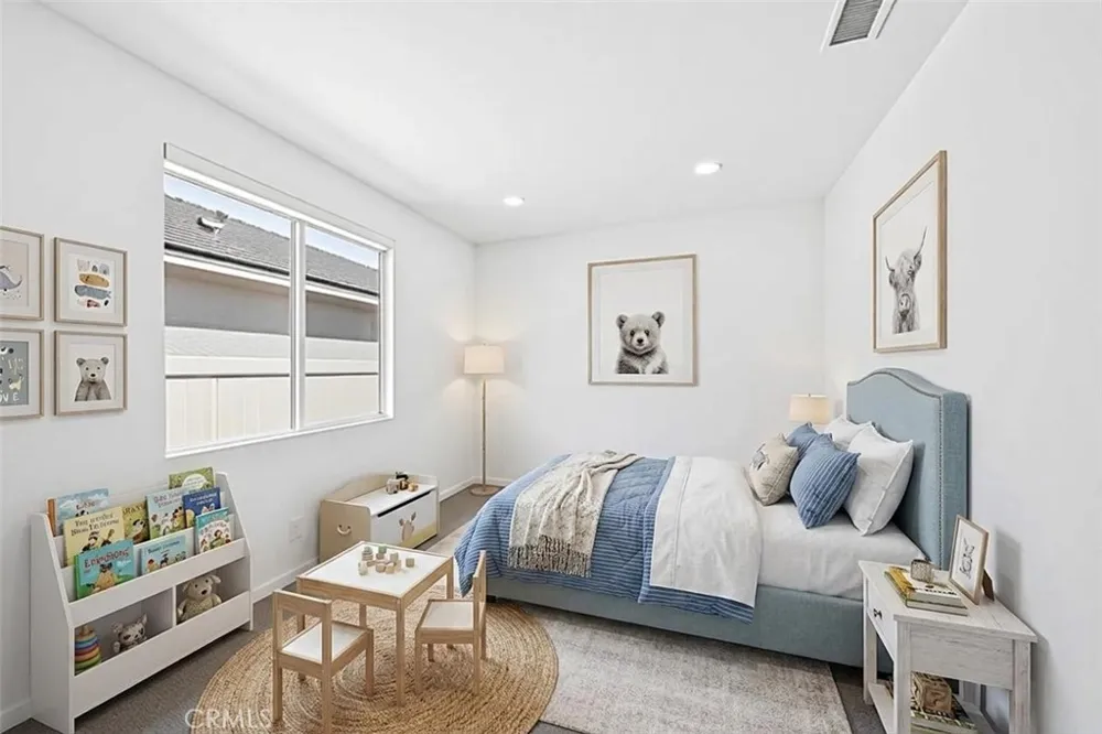 9521 Venetian Jurupa Valley, CA 92509