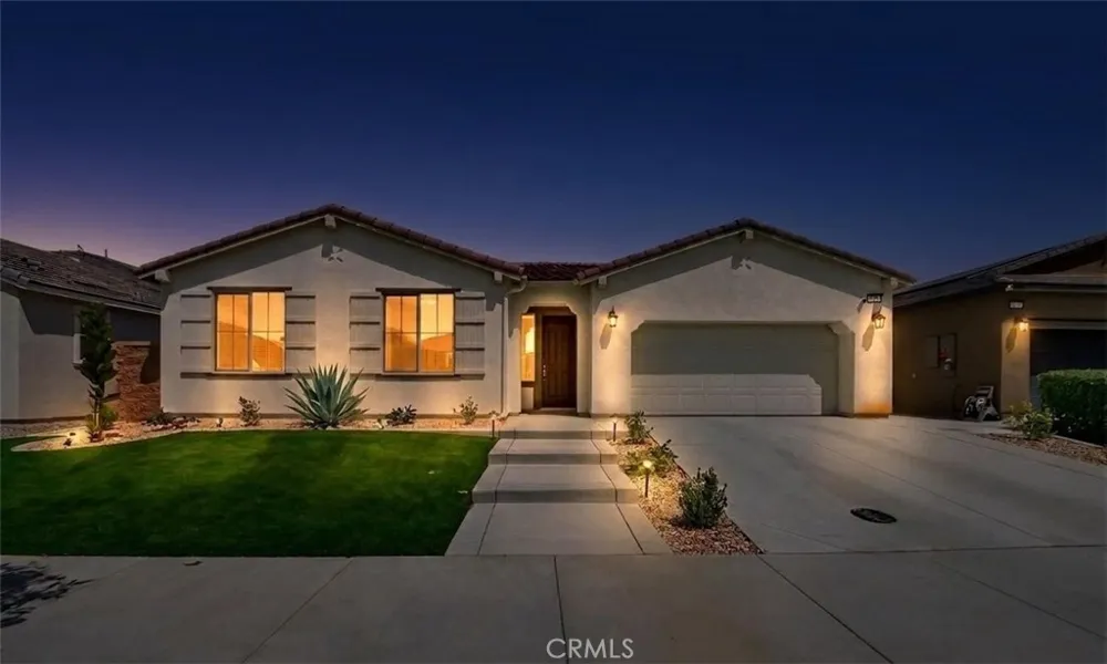 9521 Venetian Jurupa Valley, CA 92509