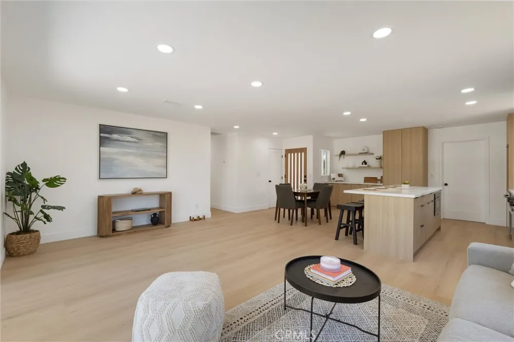 6501 Pickett Garden Grove, CA 92845