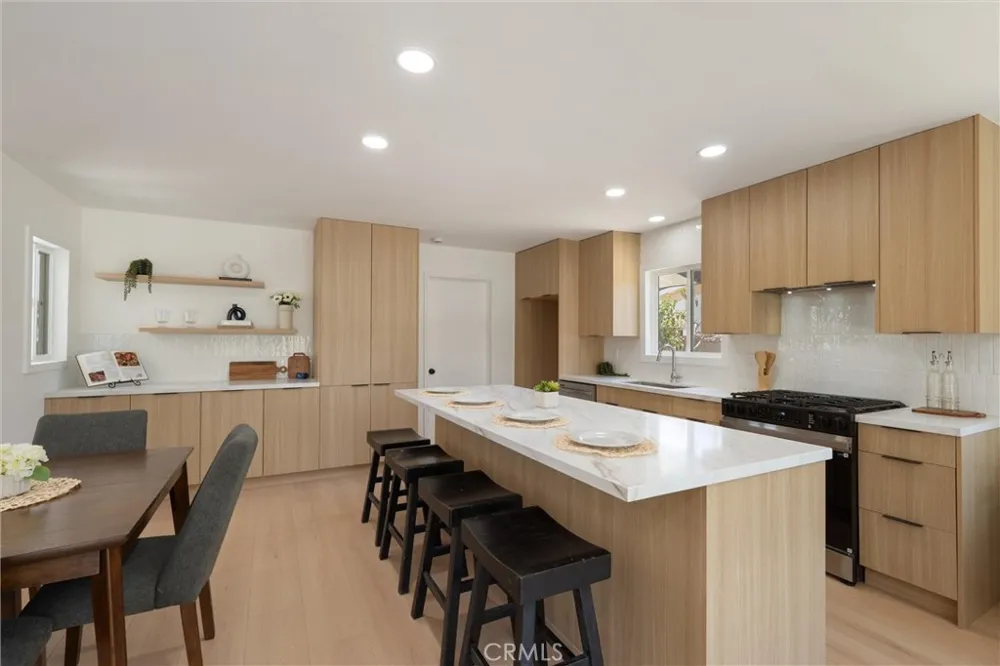 6501 Pickett Garden Grove, CA 92845