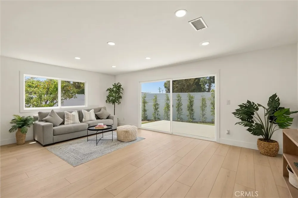 6501 Pickett Garden Grove, CA 92845