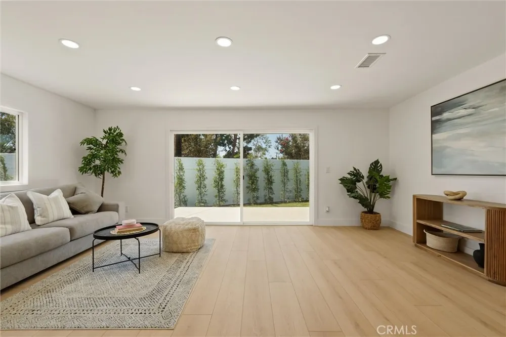 6501 Pickett Garden Grove, CA 92845