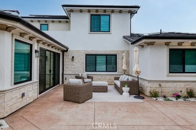 16323 Redwood Fountain Valley, CA 92708